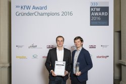GATTAquant wins KfW Gruenderchampion award 2.jpg